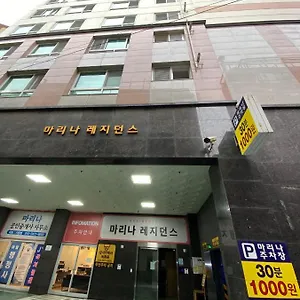 호텔 Marina