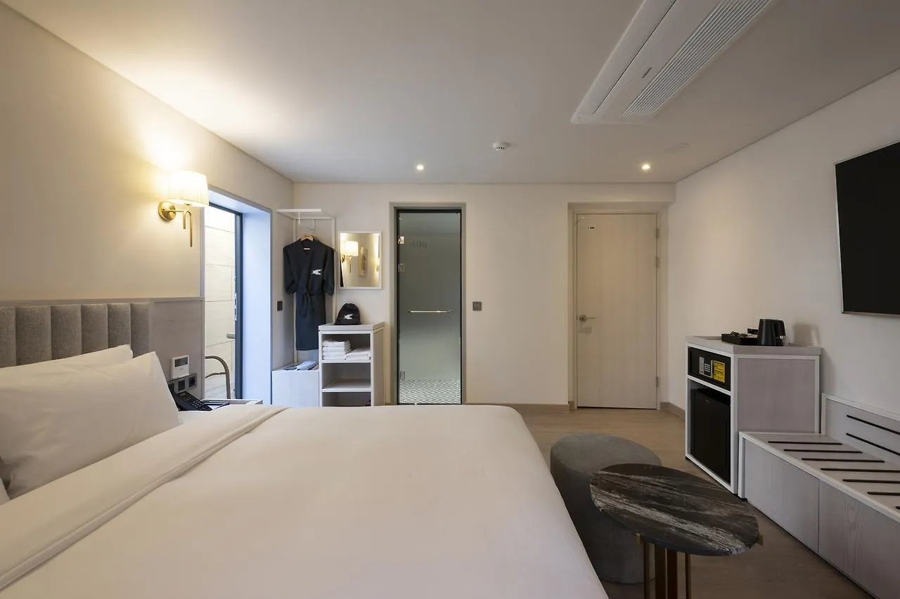Hound Hotel Yeonsan Busan