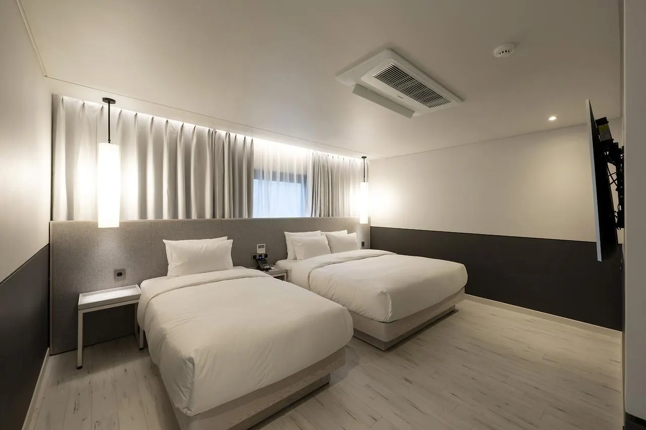 Hound Hotel Yeonsan Busan 3*,