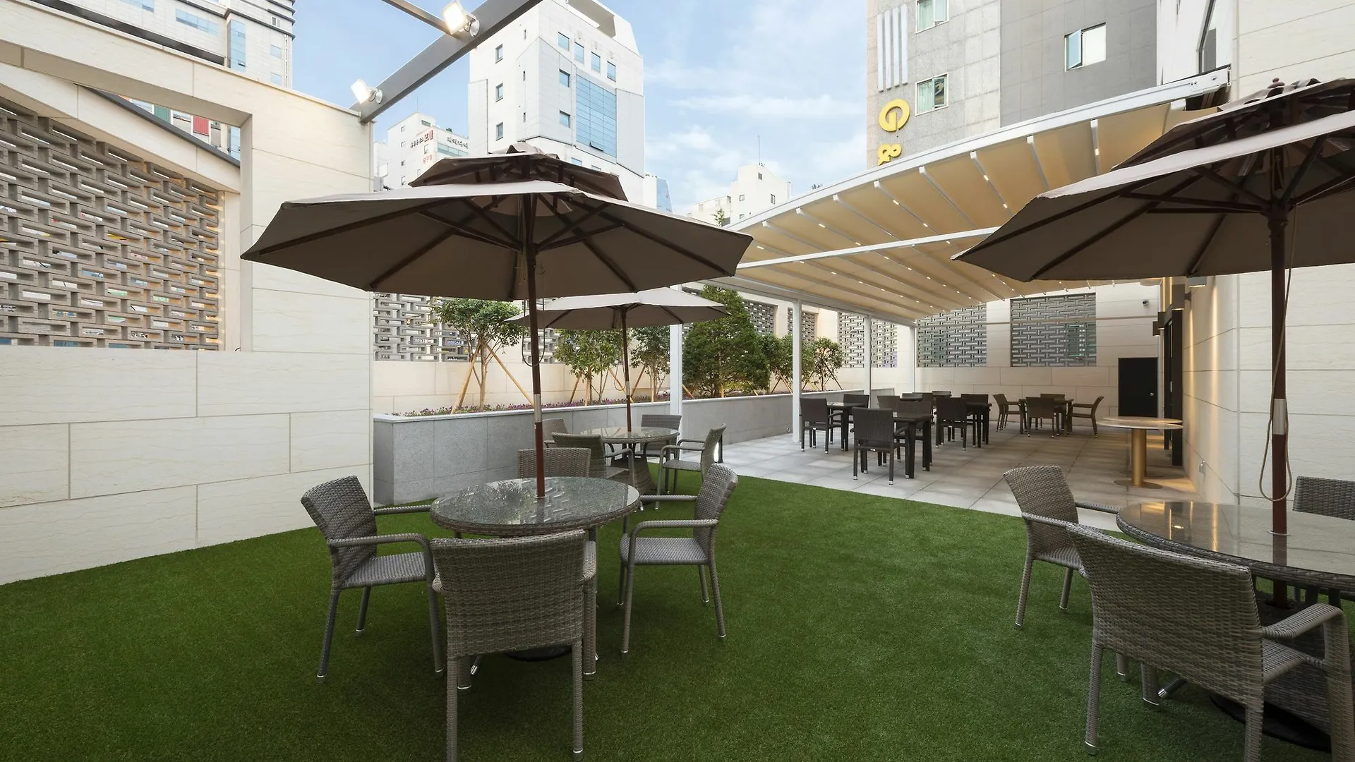 Hound Hotel Yeonsan Busan