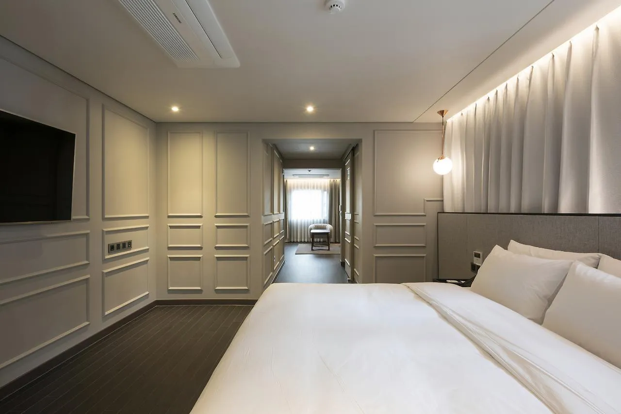 Hound Hotel Yeonsan Busan